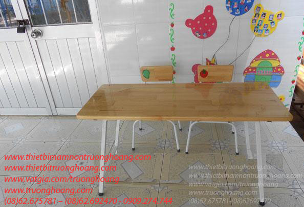 bàn ghế mẫu giáo bằng gỗ giá rẻ